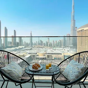 Apartment Stylish 2 Bedroom Dior-inspired Connected To Mall, Dubai
